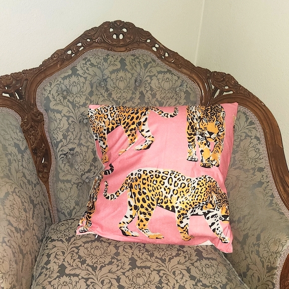 Pink animal print accent pillow cover - Picture 2 of 4